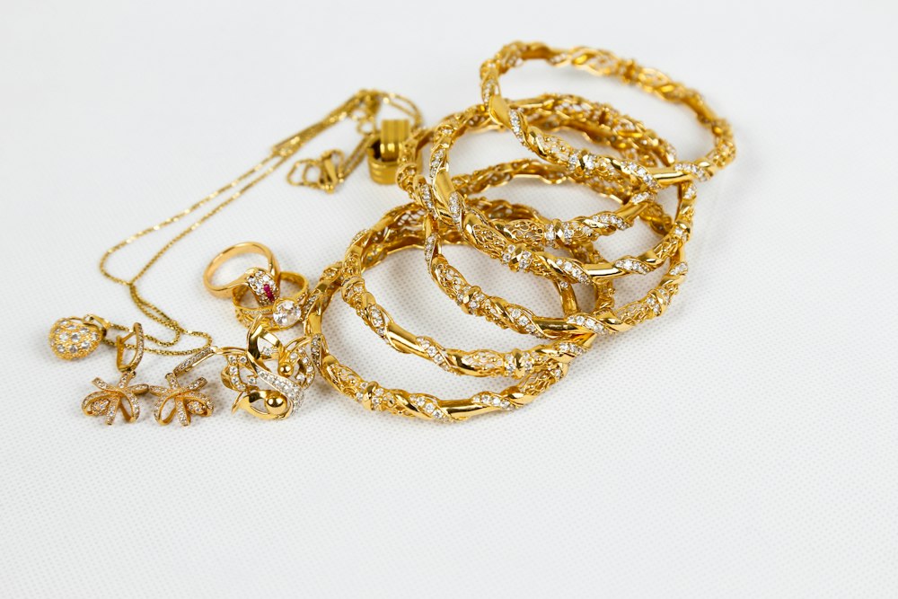 Correntes e pulseiras de ouro